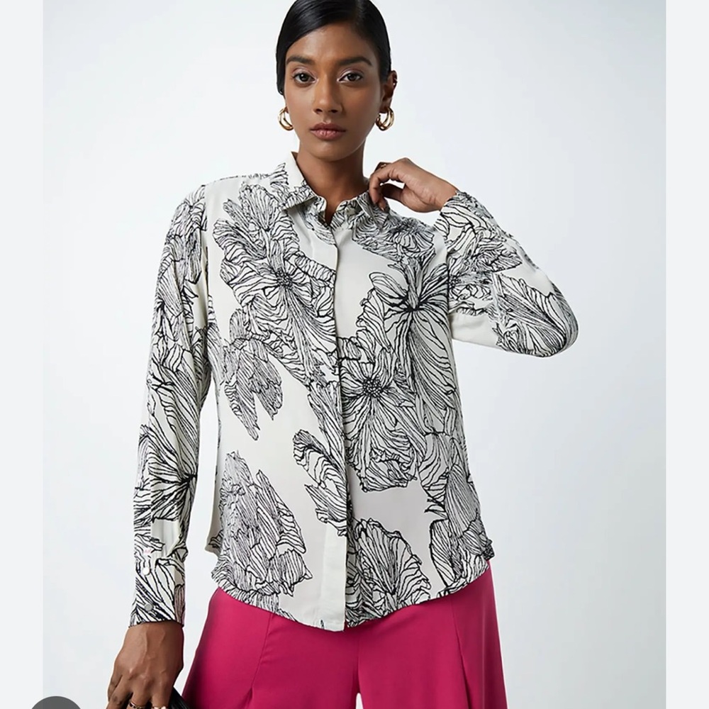 Wardrobe by Westside Ecru Floral Design Blouse